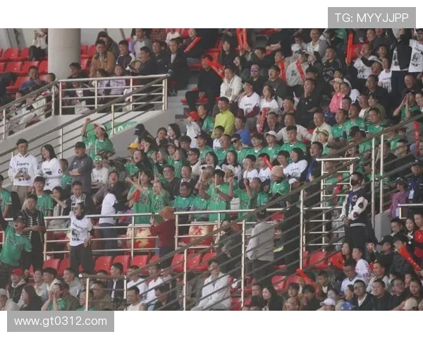 中乙联赛青岛队迎战陕西队期待精彩对决与球迷共庆足球盛宴