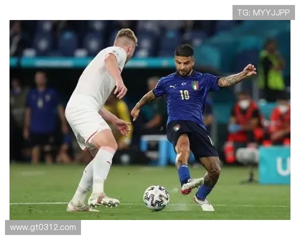 巴拉多与巴伦西的精彩对决揭示足球战术与团队协作的魅力