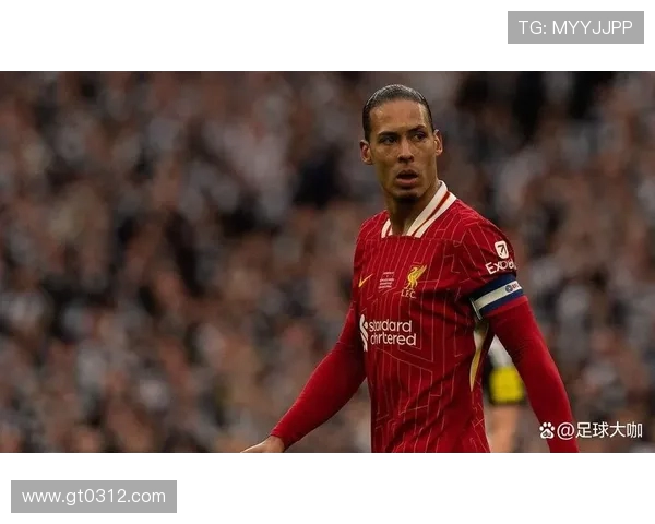 范戴克:从默默无闻到足坛巨星的传奇之路与背后故事 范戴克:从默默无闻到足坛巨星的传奇之路与背后故事