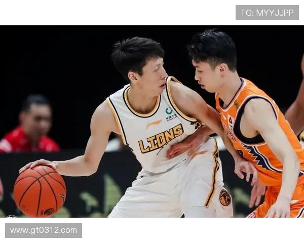 赵岩昊的篮球之路:从青涩少年到CBA明星的成长历程与奋斗故事 赵岩昊的篮球之路:从青涩少年到CBA明星的成长历程与奋斗故事