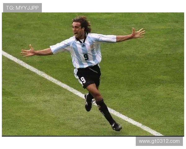 迈尼昂：从青涩少年到足球巨星的辉煌历程与未来展望