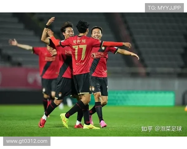 釜山足球俱乐部与三星队的激烈对决展现了韩国足球的魅力与竞争力