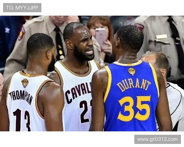 骑士与勇士总决赛比分对决回顾及精彩瞬间分析 骑士与勇士总决赛比分对决回顾及精彩瞬间分析