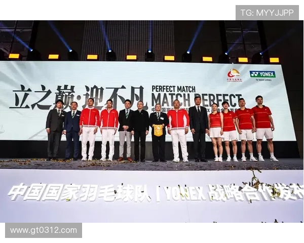 成都羽毛球队总决赛精彩点评团队协作展现无遗的默契与实力