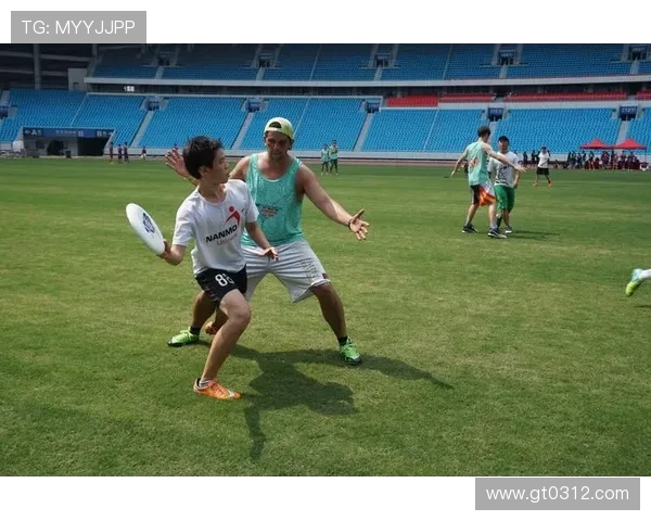 重庆飞盘队在全国耐力排行榜中荣登第六名展现出色竞技实力与团队精神