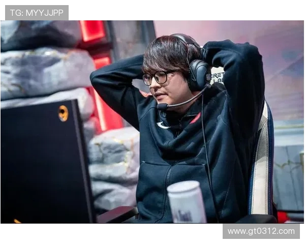 DOTA2战术解析:深入探讨FPX战队的进攻策略与执行细节 DOTA2战术解析:深入探讨FPX战队的进攻策略与执行细节